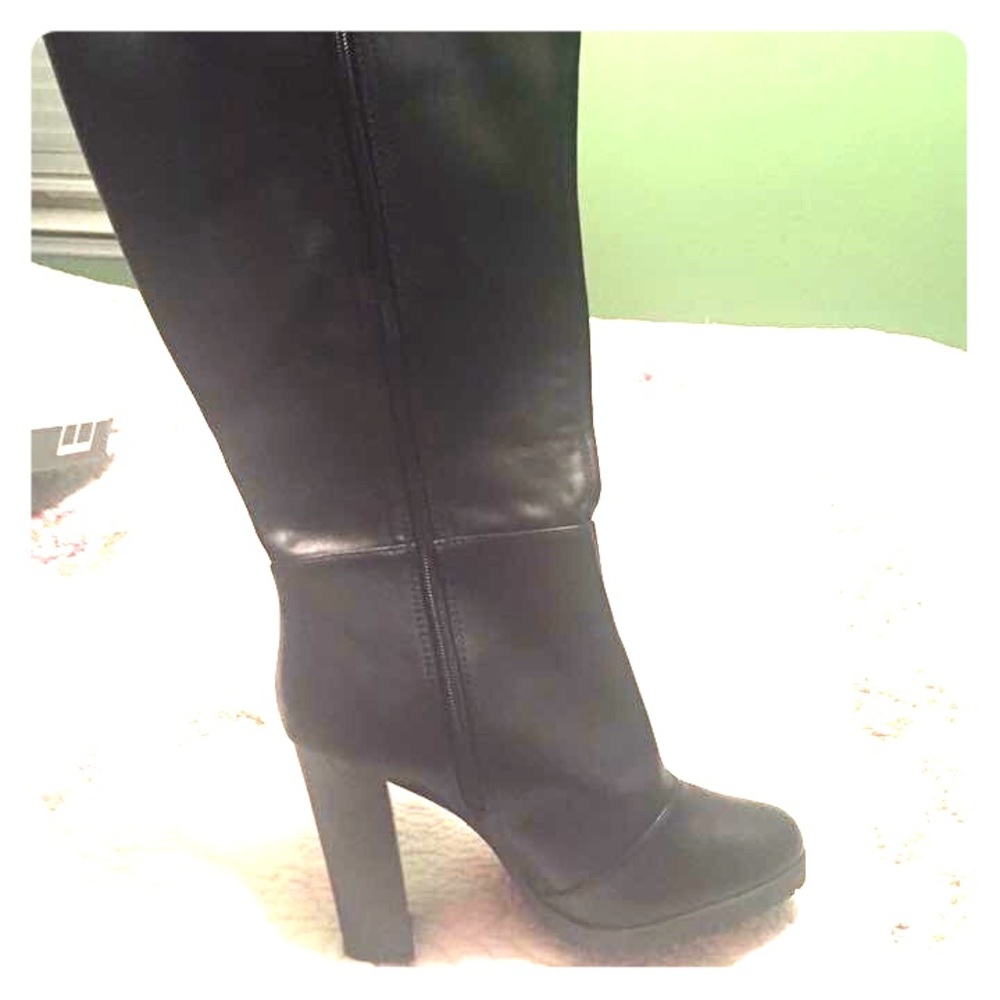 Black heel boots